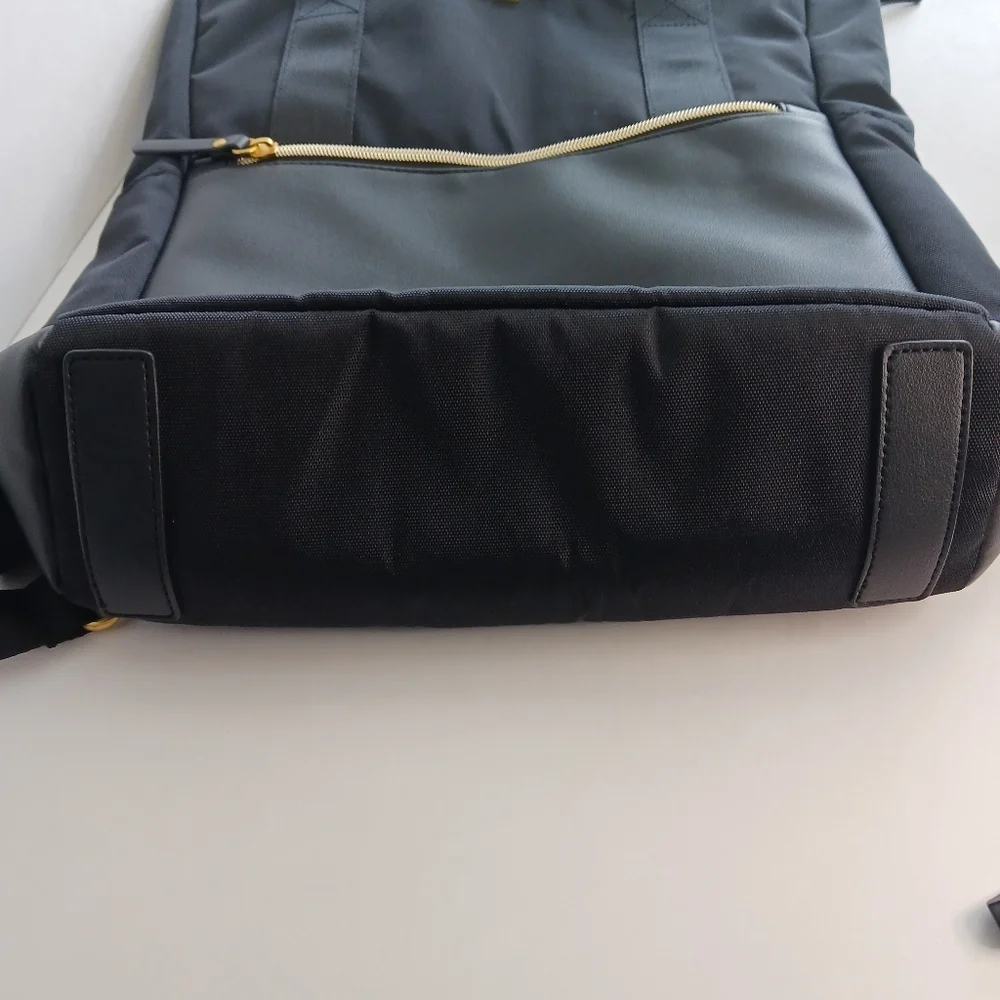 Solo New York Hybrid Tote Backpack Luggage Strap Laptop Travel NWOT School
